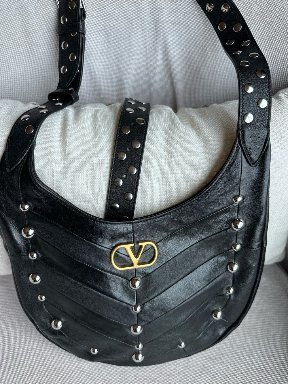Nwt Valentino Garavani Hoboho Small Nappa Leather Hobo Bag With Chevron Pattern - Picture 8 of 16